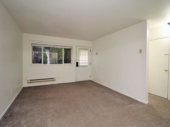 4th image of 8115-8123 SE Ramona St #8119