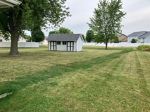 4th image of 819 Edwin Dr #819