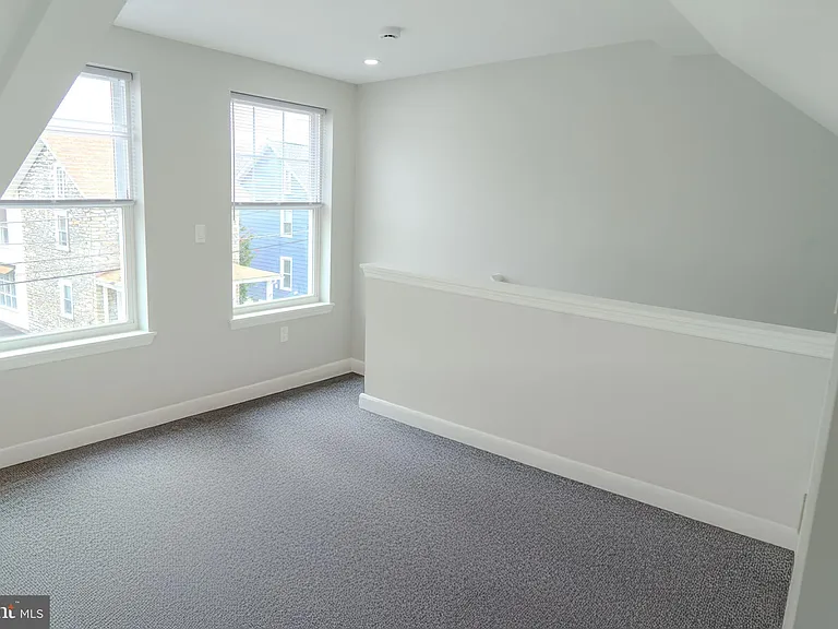 520 East Ave — Photo 15