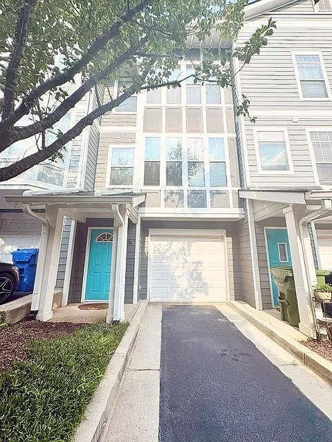 1 bed, 1.5 bath, 1096 sqft, $2,150 — Photo 1