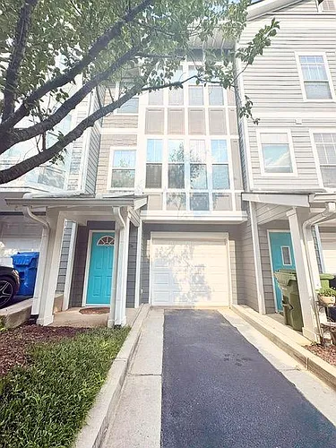 1073 Park Row N Photo 1