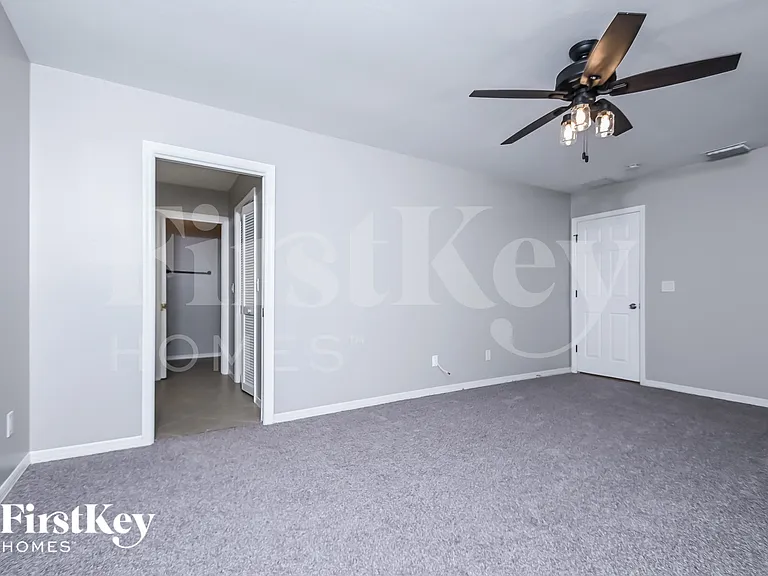 15 SE 12th Ave — Photo 8