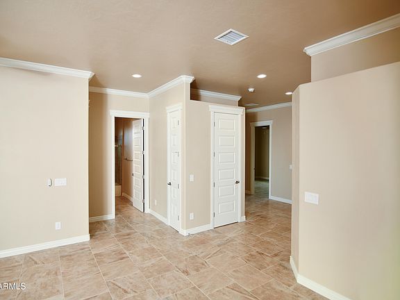 5th image of 4224 S Crape Myrtle Court