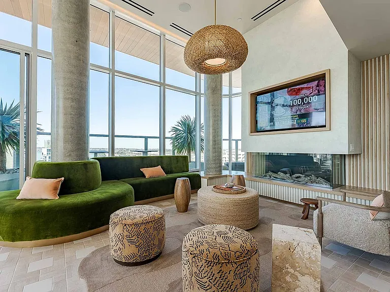 Sky Lounge