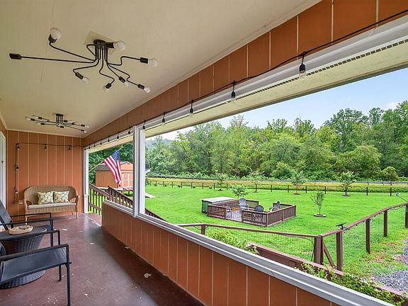 3rd image of 8 Taylor Rd