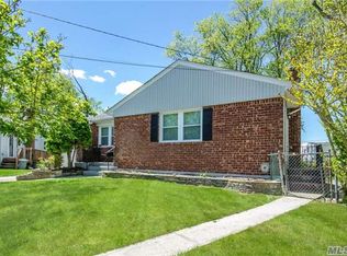 3893 Laureen Ct, Seaford, NY 11783