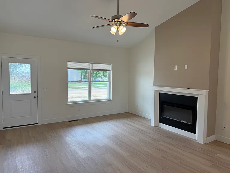 909 Mallard Way — Photo 4
