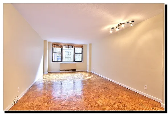 Sold by Luxor Homes & Investment Realty | media 9