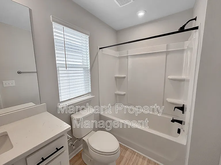137 Gervais Cir — Photo 12