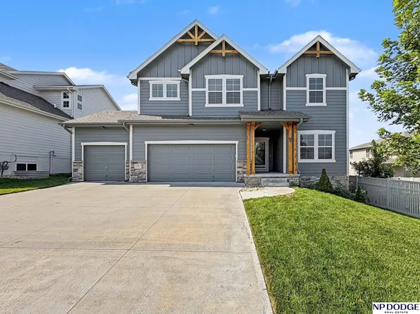 16911 Cary St, Omaha, NE 68136