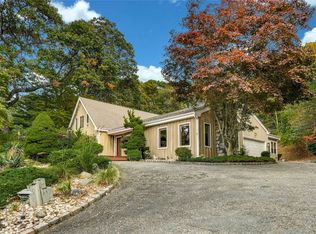 114 Makamah Rd, Northport, NY 11768