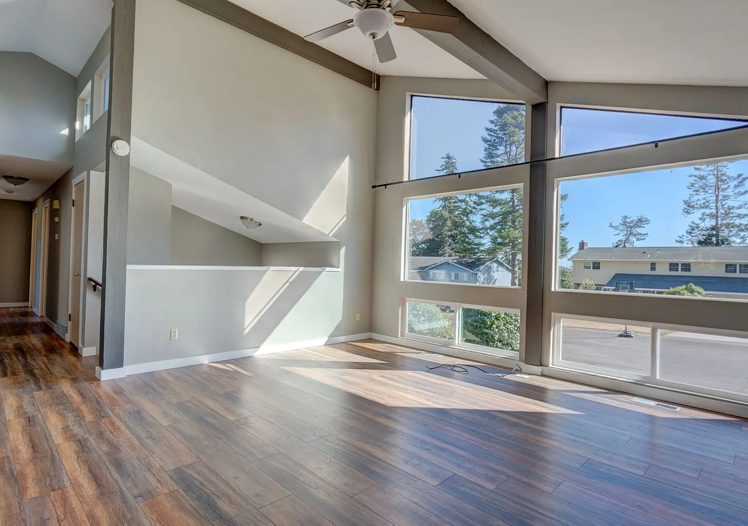 3 Bed 2.5 Bath Home near High school! — Photo 3
