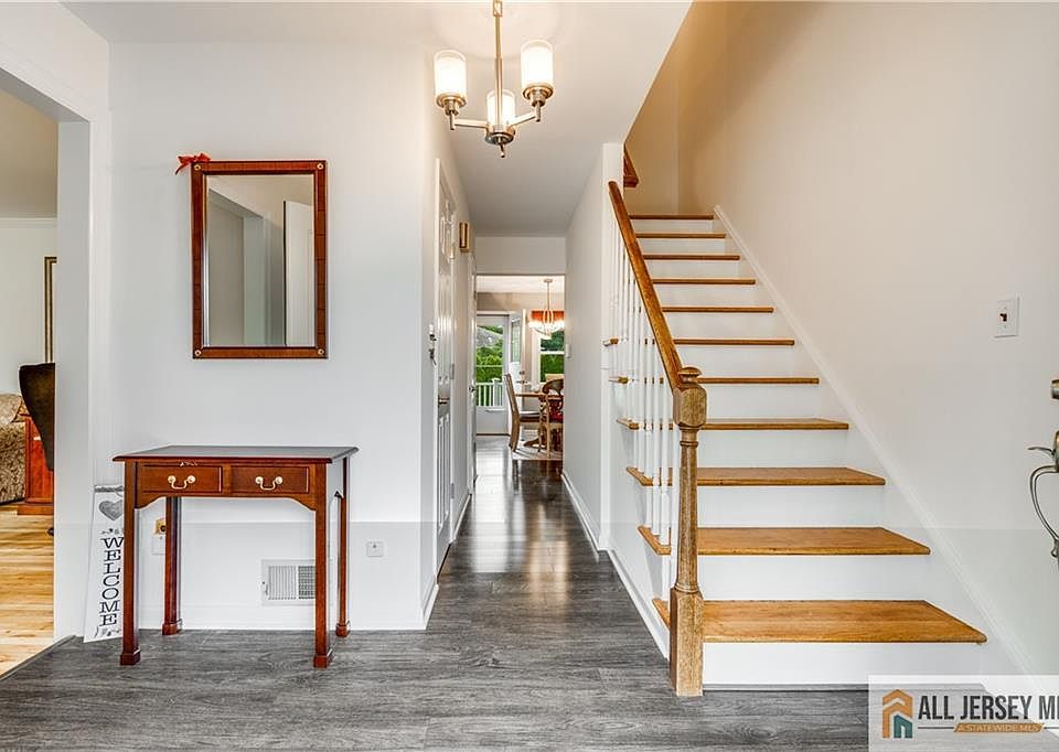 8 Fern Pl, Milltown, NJ 08850 | Zillow
