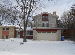 9113 N Lincoln Ave, Des Plaines, IL
