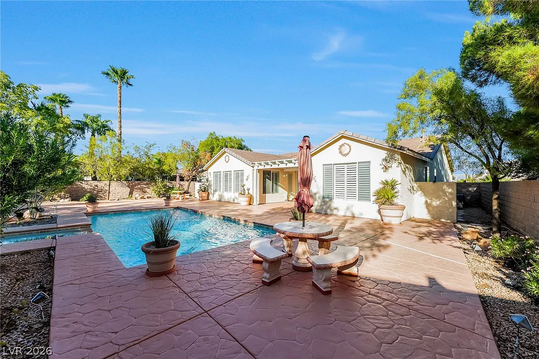 3 bed, 2.0 bath, 2044 sqft, $3,395 — Photo 3