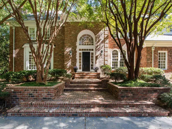 104 Marseille Pl, Cary, NC 27511