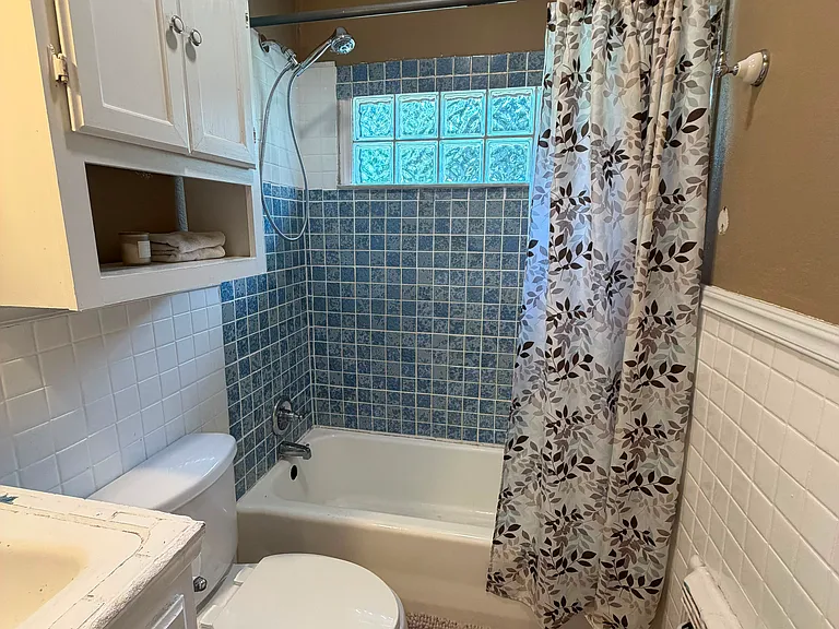 21 Westmont Cir — Photo 3
