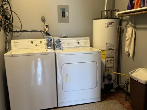 2116 Saratoga Dr APT 4, Springfield, IL 62704