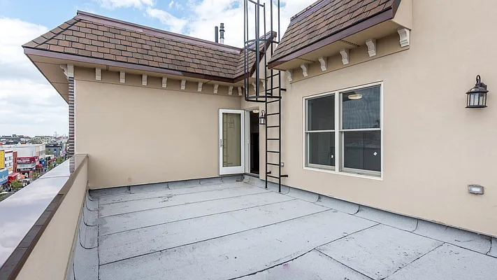 Rented by Nooklyn NYC LLC | media 46