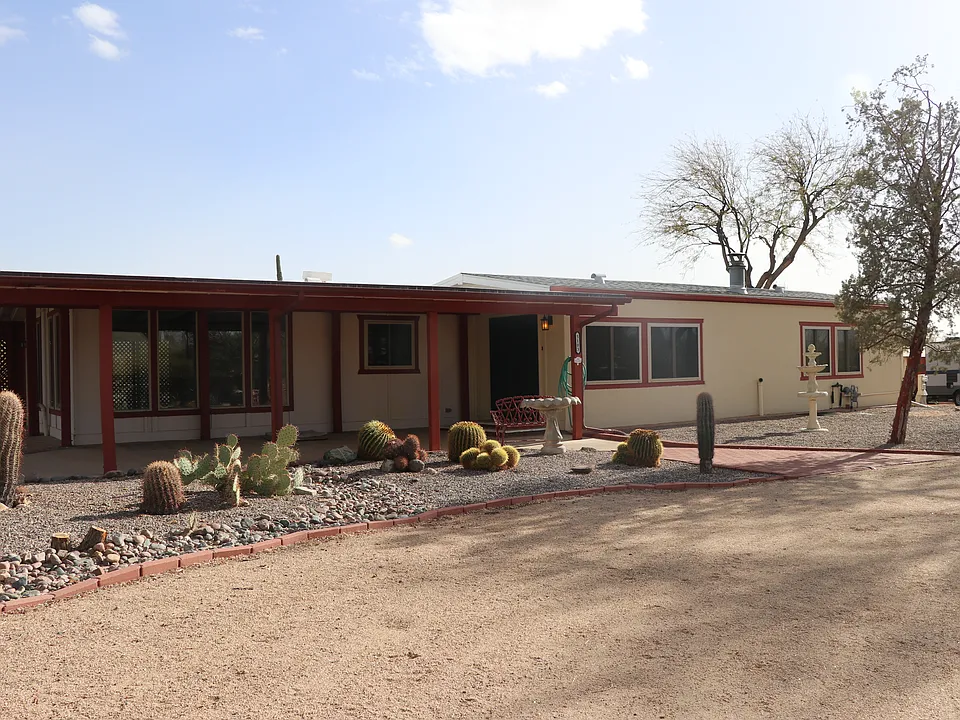 5301 E Tanglewood Cir