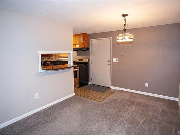 3rd image of 3539 Waterbury Dr