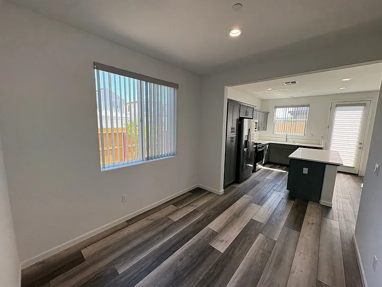 3036 N Parkside St — Photo 25