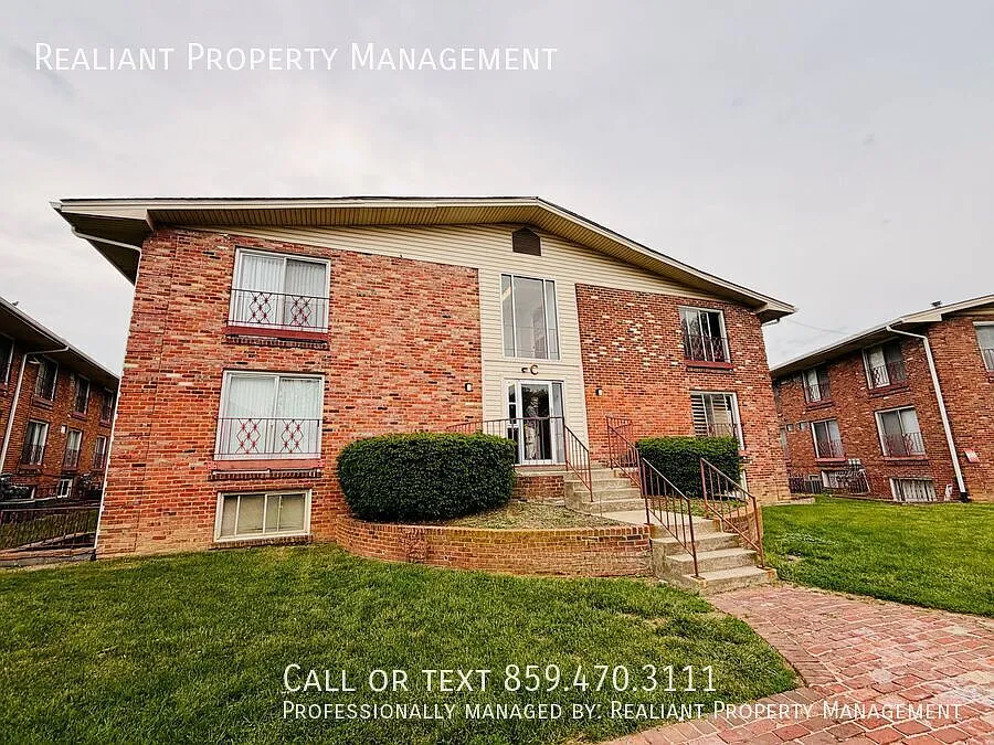 1 Bedroom, 1 Bathroom close to public transportation in the Heart of Lexington. Application Fee R... — Photo 3