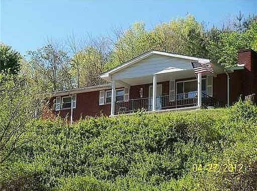 1018 Willow Dr. "Hill House"