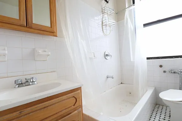 Rented by Sovereign Associates | media 11