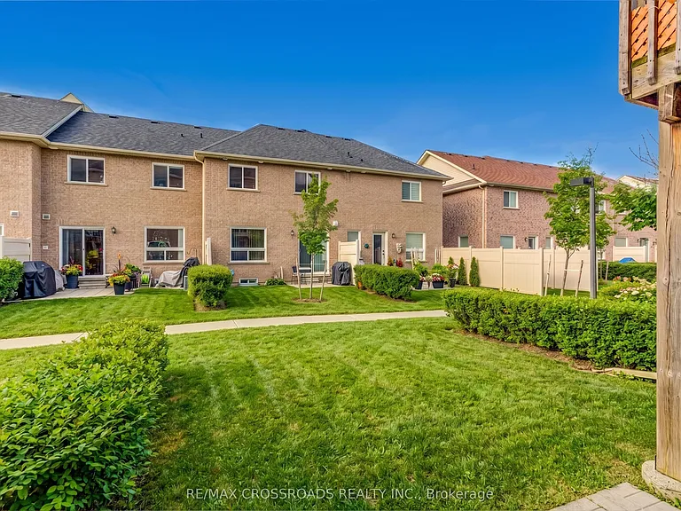 1147 Ormond Dr — Photo 22