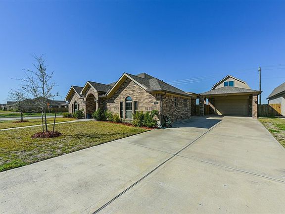 2nd image of 3312 Patagonia St