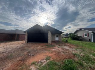 303 N 5th St, Thomas, OK 73669