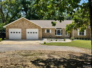 7 Denzel Dr, Greenville, IL 62246