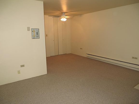 5th image of 8811 Schneider Ave