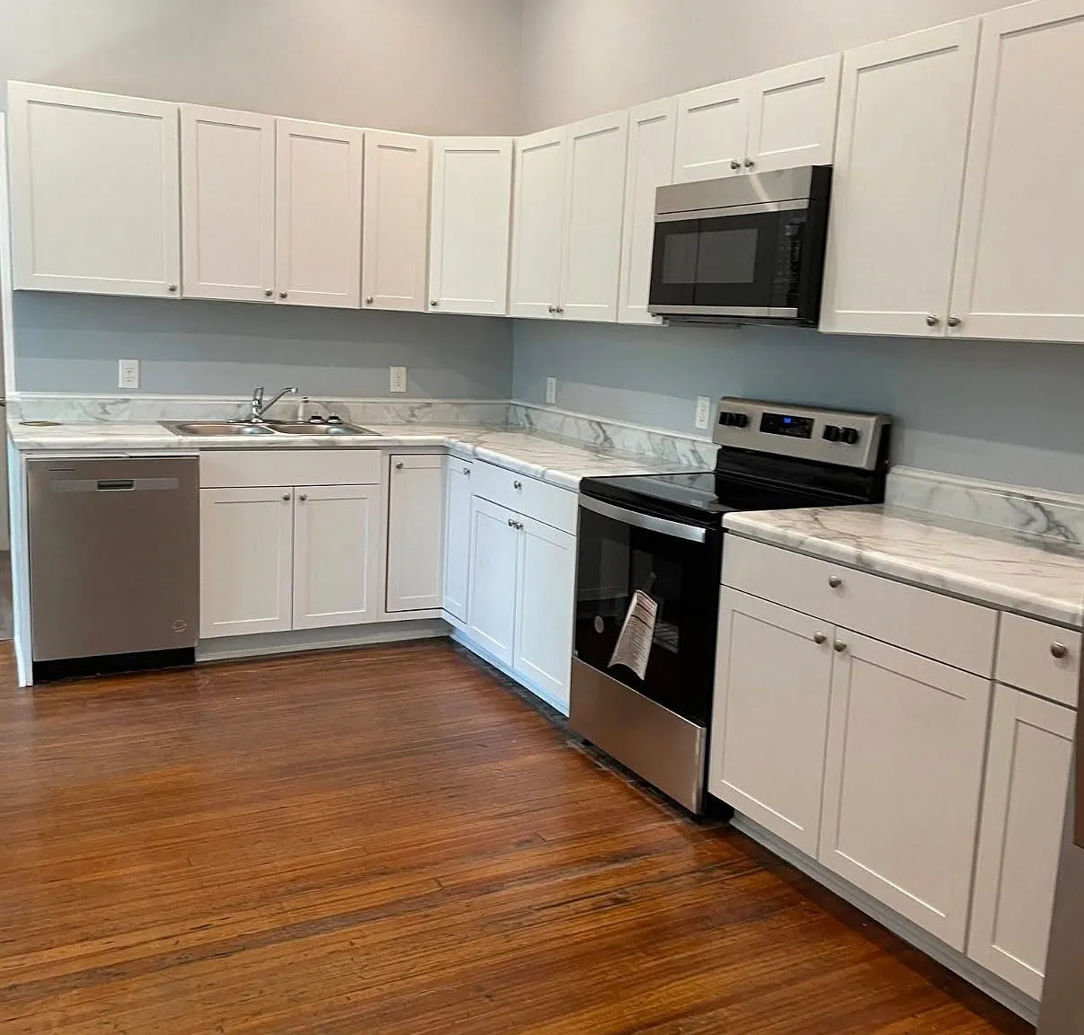 5 bed, 2040 sqft, $4,500 — Photo 4