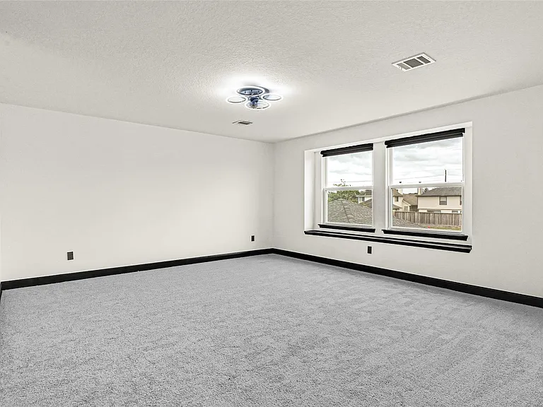 11915 Helene Ct — Photo 22