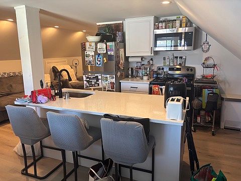 1st image of 451 New Park Ave Floor 3
