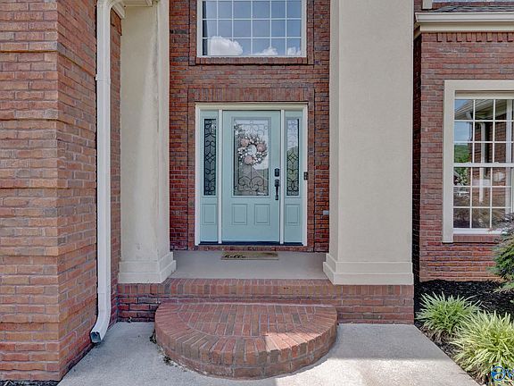5th image of 180 Derby Dr