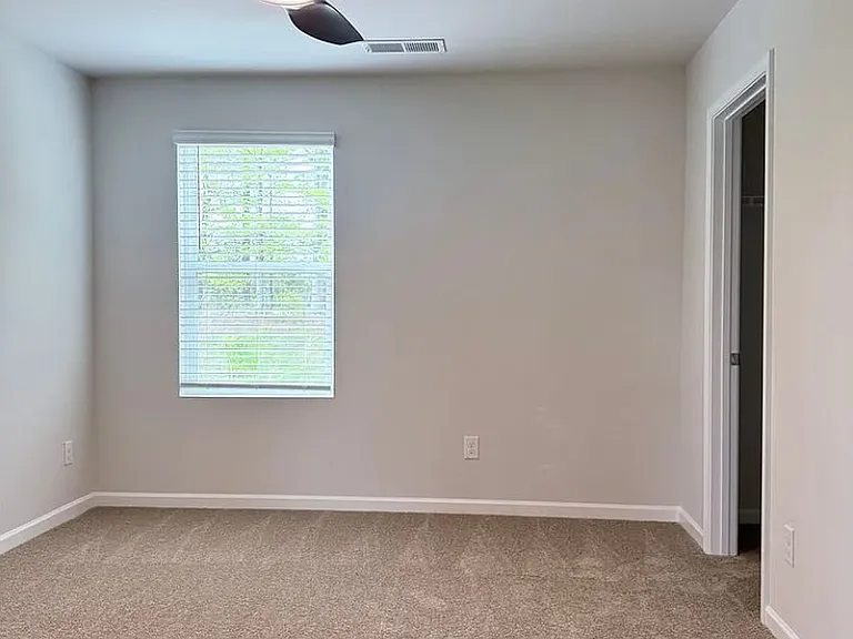 3276 Hamlet Loop — Photo 8