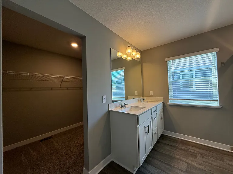13144 Zachary Ln N — Photo 20
