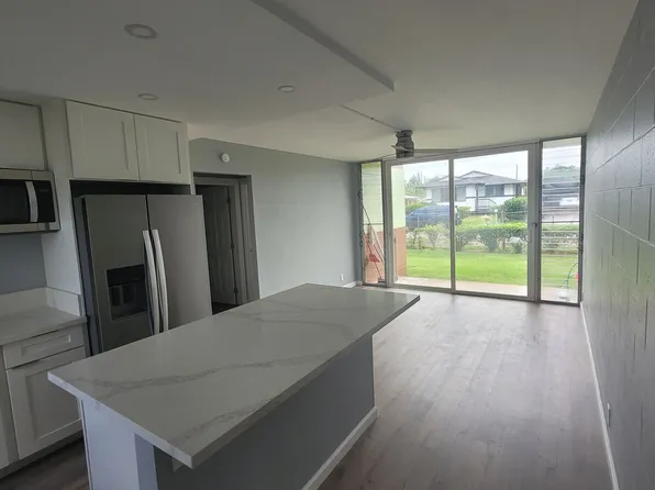 1046 Ehoeho Ave APT 127, Wahiawa, HI 96786