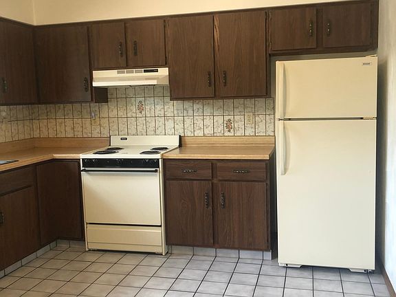3rd image of 4032 W 38th St