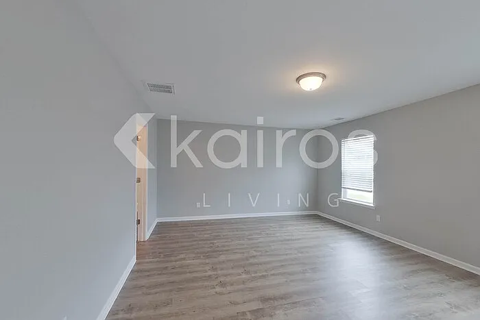 109 Saint Matthew Way — Photo 8