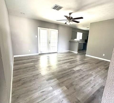 3rd image of 13806 Hollypark Dr