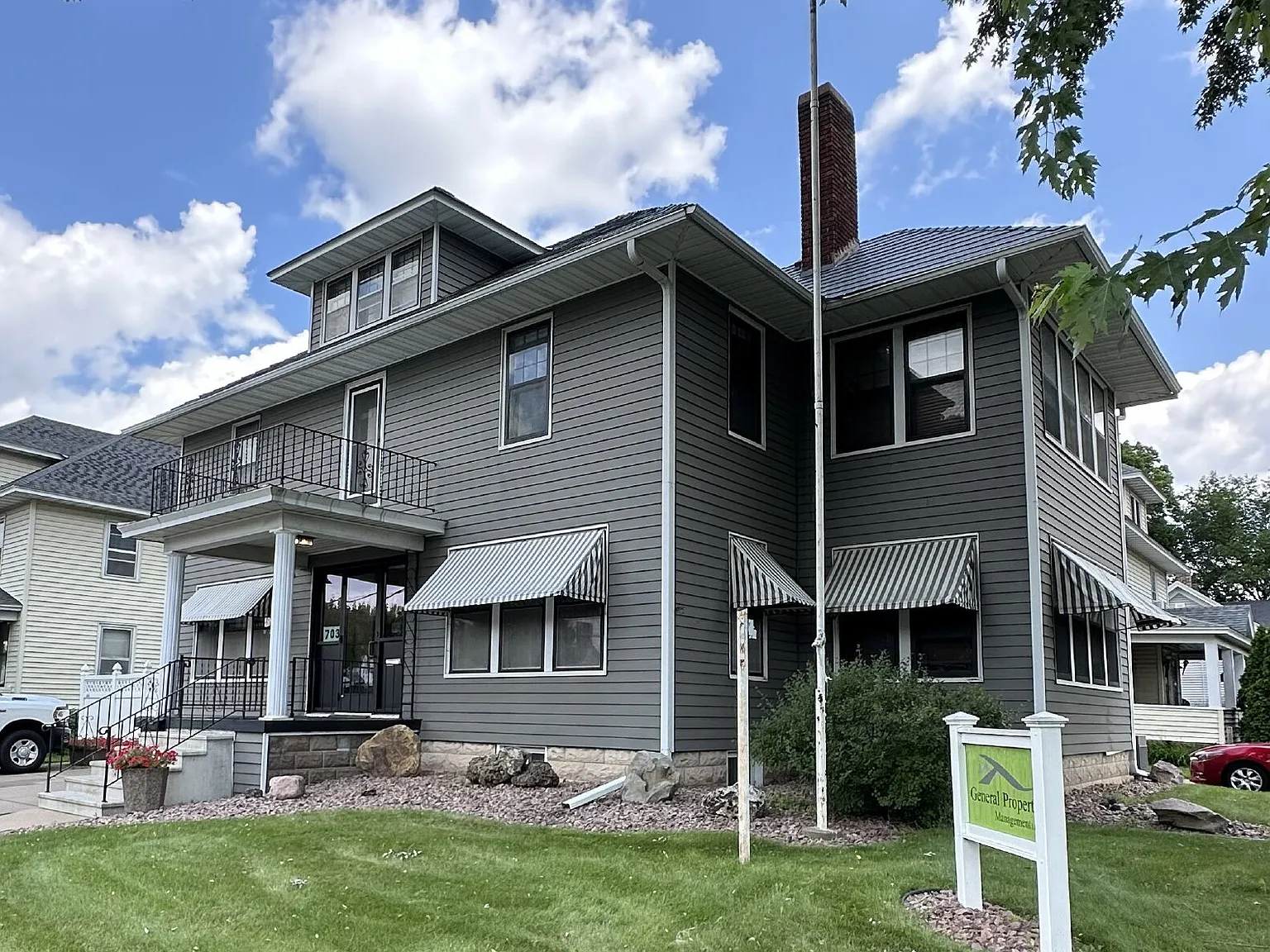 1 bed, 1.0 bath, 400 sqft, $695 — Photo 1