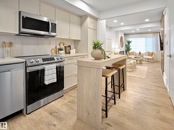 4th image of 505 177th Ave NW