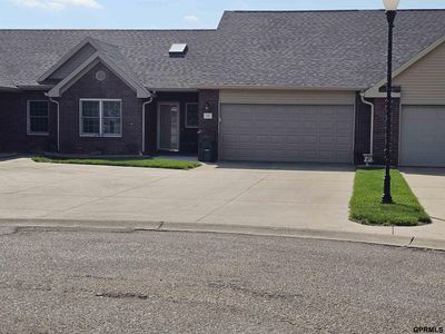 802 Clearwater Cir, Beatrice, NE, 68310