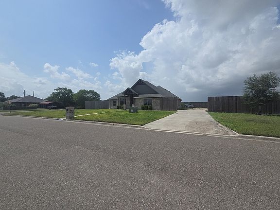 2nd image of 1009 W Gem Ave