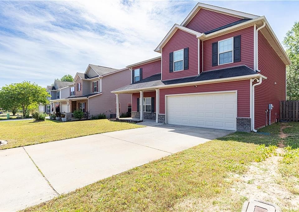 1st image of 22 Forest Ridge Ln