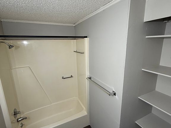 4th image of 10-64 Hampshire Dr #42